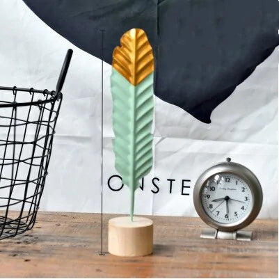 Modern Iron Feather Wooden Base Decoration